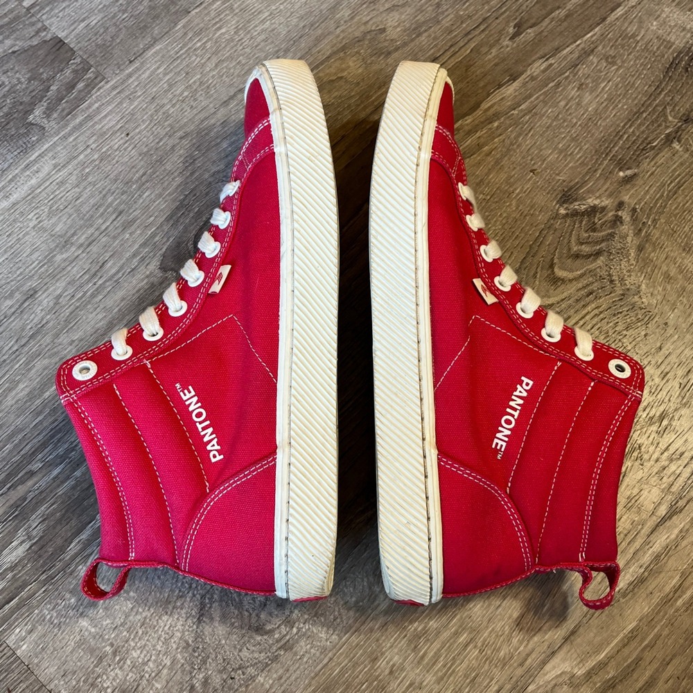 Cariuma Pantone OCA High Viva Magenta Canvas Sneakers Mens 10.5 100303R23M105